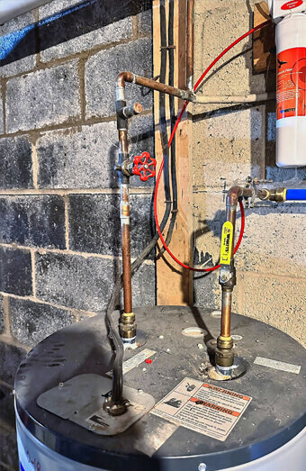 https://plumberlandsdale.com.au/uploads/2025/06/hot-water-876058.jpg